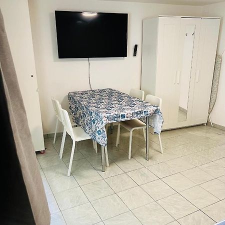 Apartamento 700Mt To Station Venezia,Free Parking, Shuttle Airport Via Napoli 71 Mestre Exterior foto